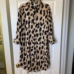 New H & M size S cotton long sleeves dress shirt , very light and comfortable